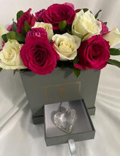 Load image into Gallery viewer, Surprise Hat Box (Circle)